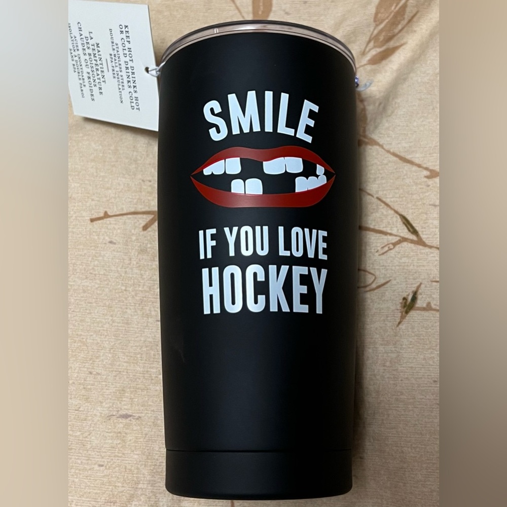 Perfect tumbler for the hockey rink. Keep beverages hot or cold.